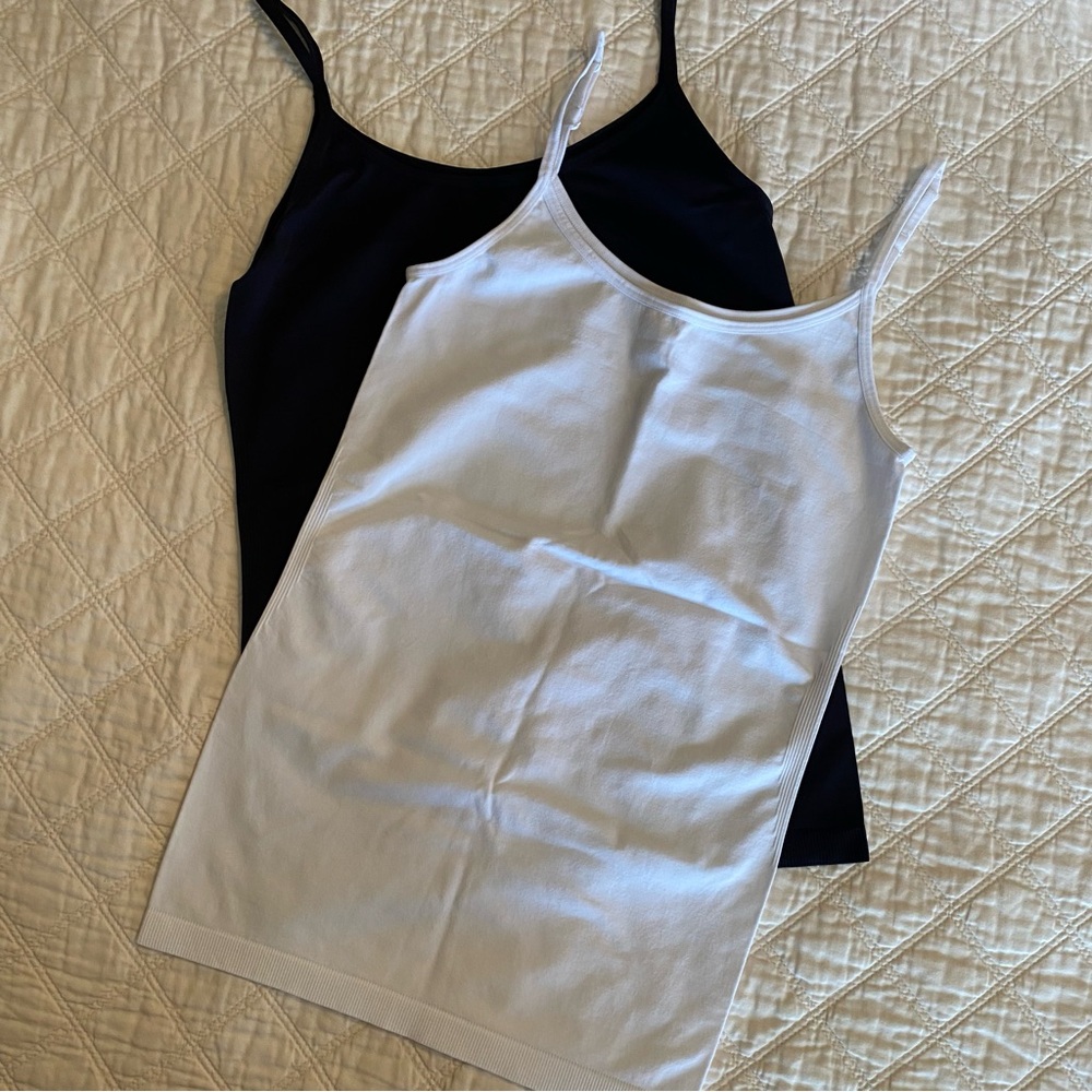 Worthington seamless tanks lot of two size S/M